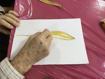 Senior's pastels artwork session